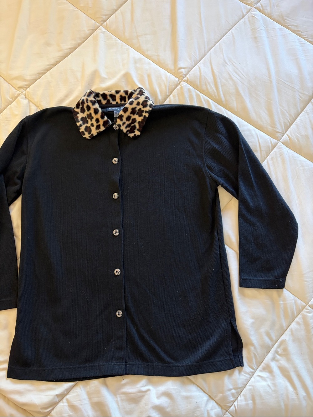 Vintage Moving Bleu Black With Leopard Fur Collar Sweater Jacket. Size S. NTN.
